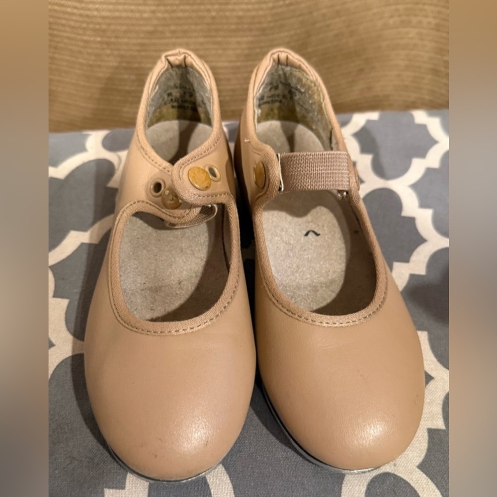 Capezio  Mary Jane Upper Leather Beige Tap Shoes. 9 m kids